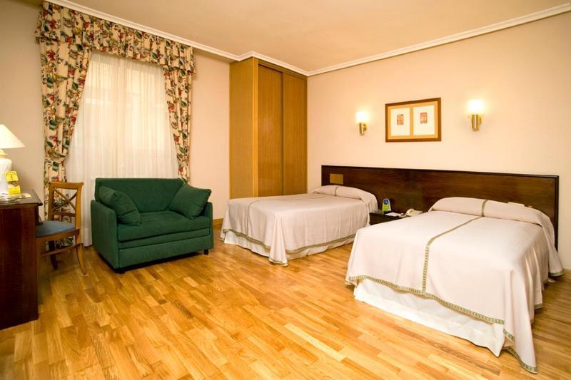 Hotel Castilla Vieja Palencia Oda fotoğraf